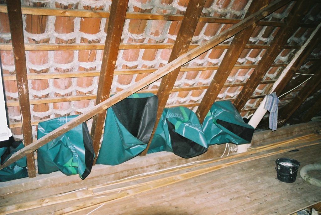 Nachträgliche Wärmedämmung von Dachbodentreppen